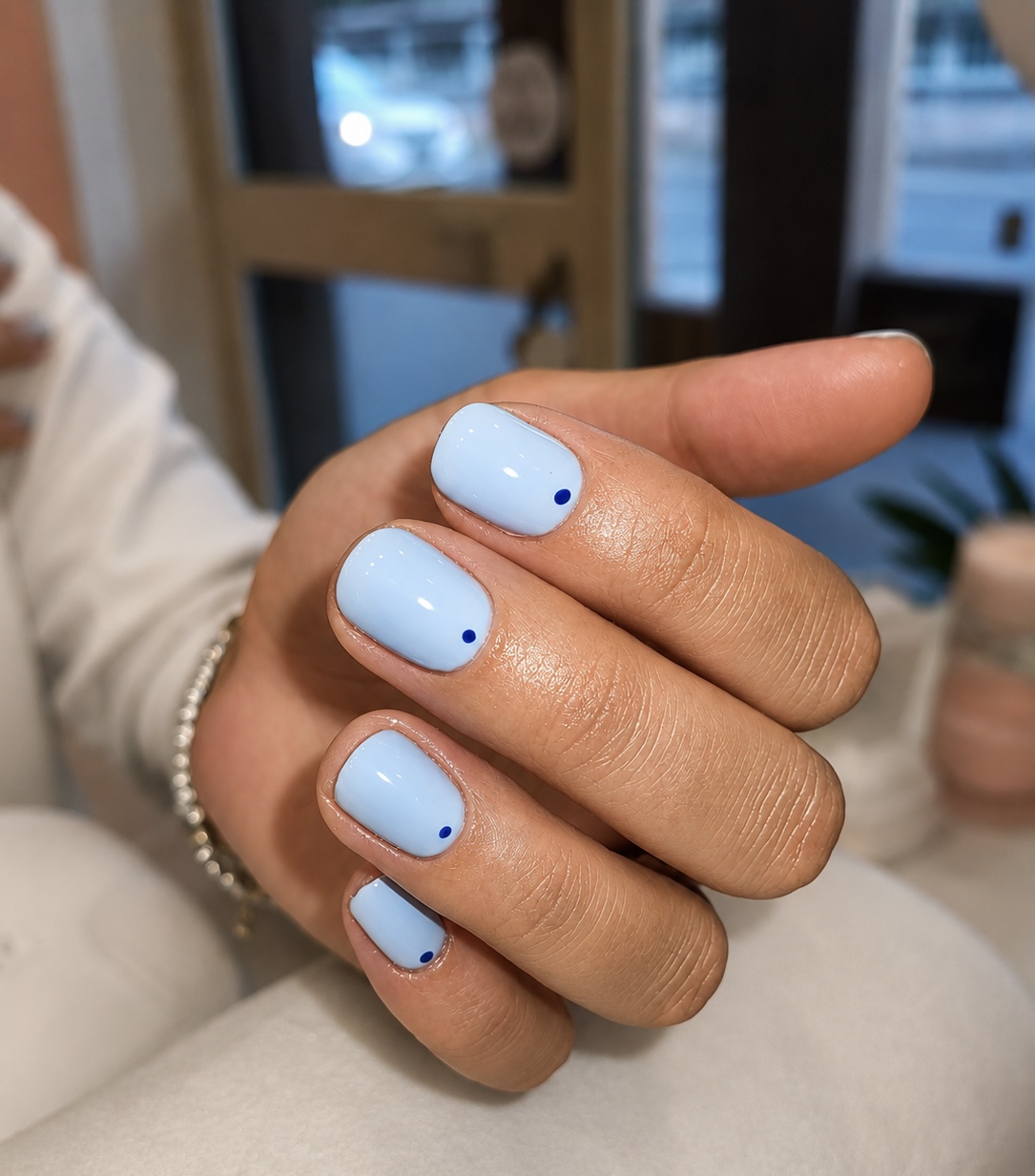 Azzurro polvere con puntino blu